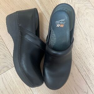 Dansko XP 2.0 Clogs - Black, Size 40 (US 9.5)